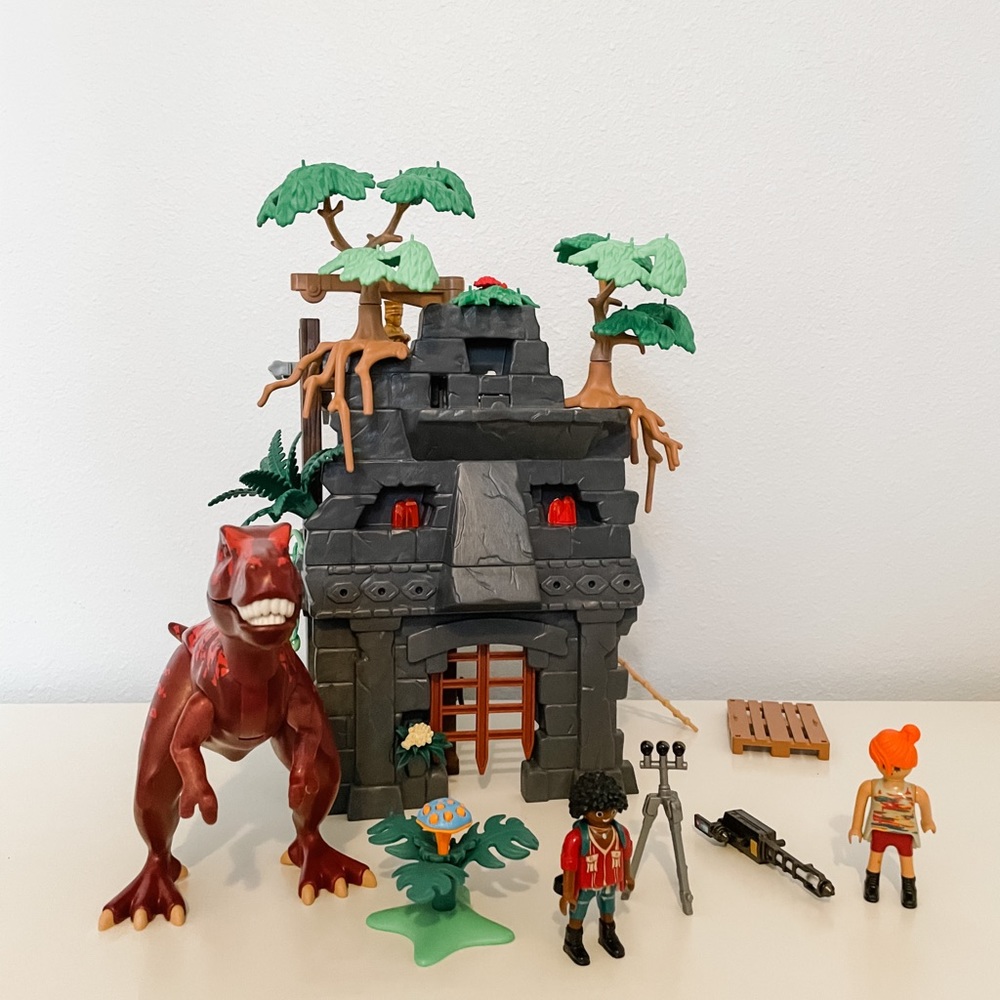 Playmobile dinosaur Temple set